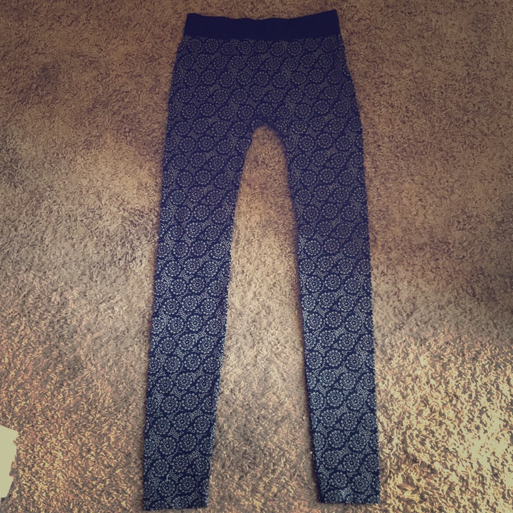 Patterned tights